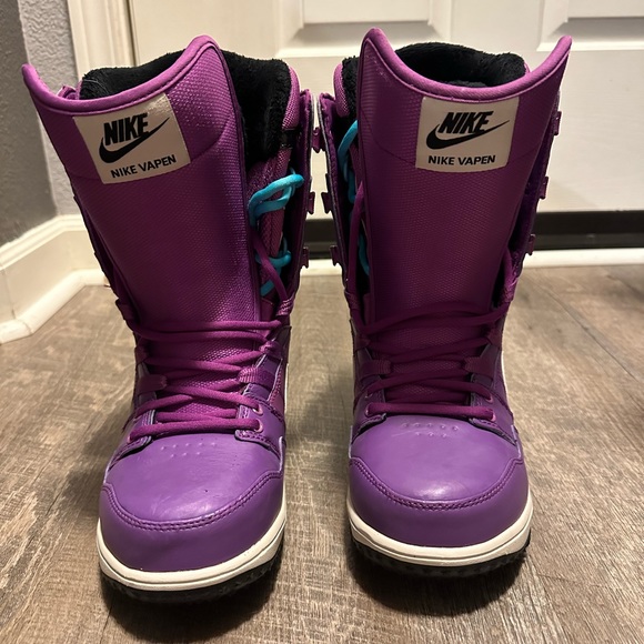 Nike Snowboarding Women's Boot - Picture 3 of 12